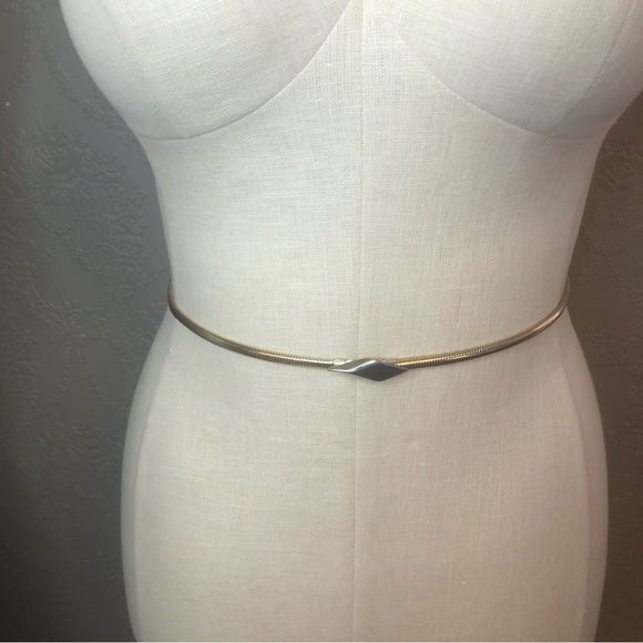 Vintage Accessories - Vintage skinny gold-tone stretch belt great condition